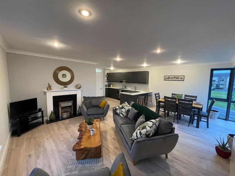 Entire Apartment , Centre Carrick on Shannon Esterno foto